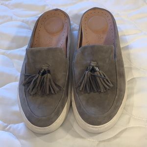 Gentle Souls by Kenneth Cole Slip on Suede Mules Tassel Comfort Grey Size 7.5 M